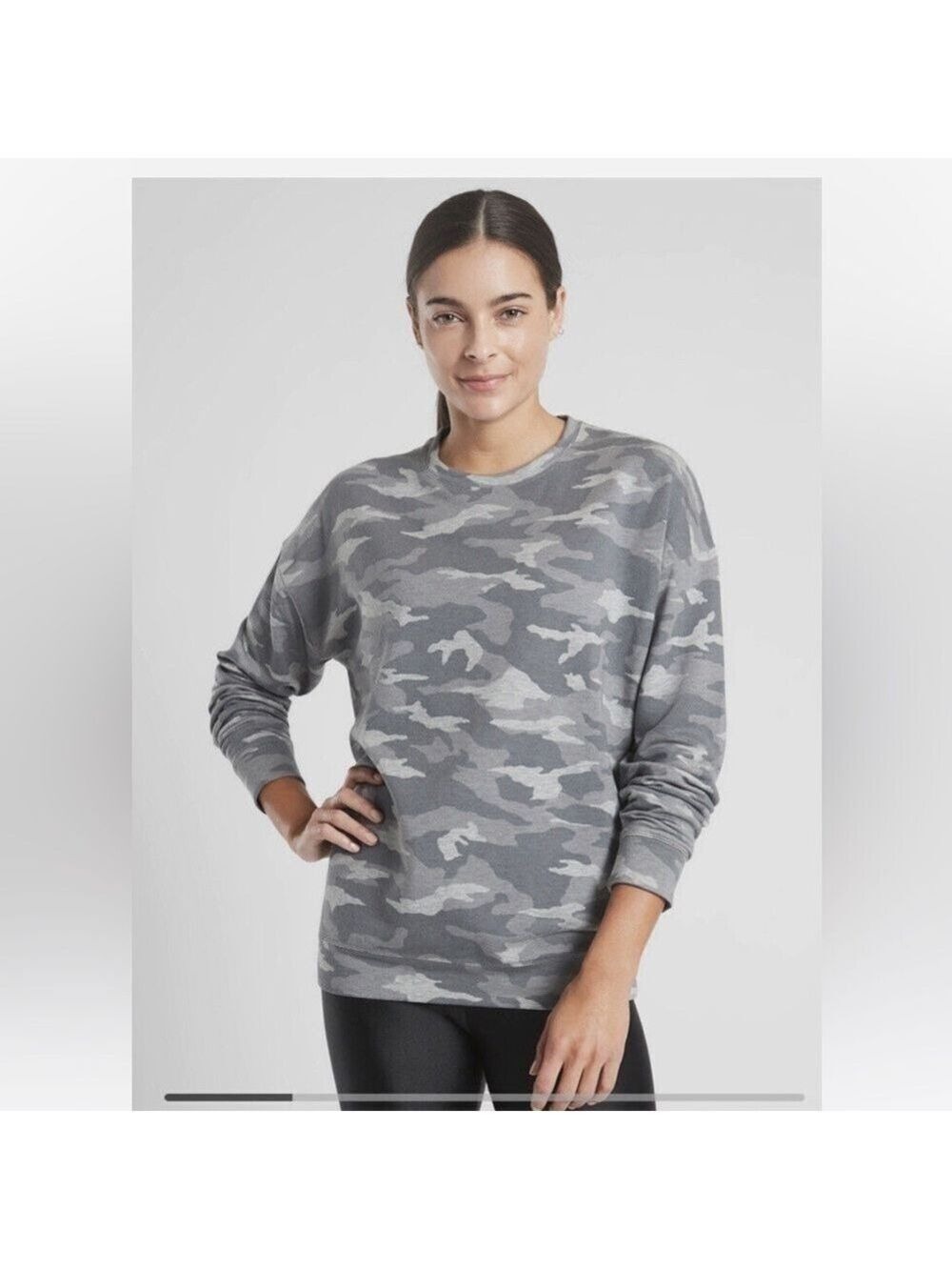 Athleta Camo Crewneck Balance Pullover Sweatshirt Grey Camo Size Medium Tall